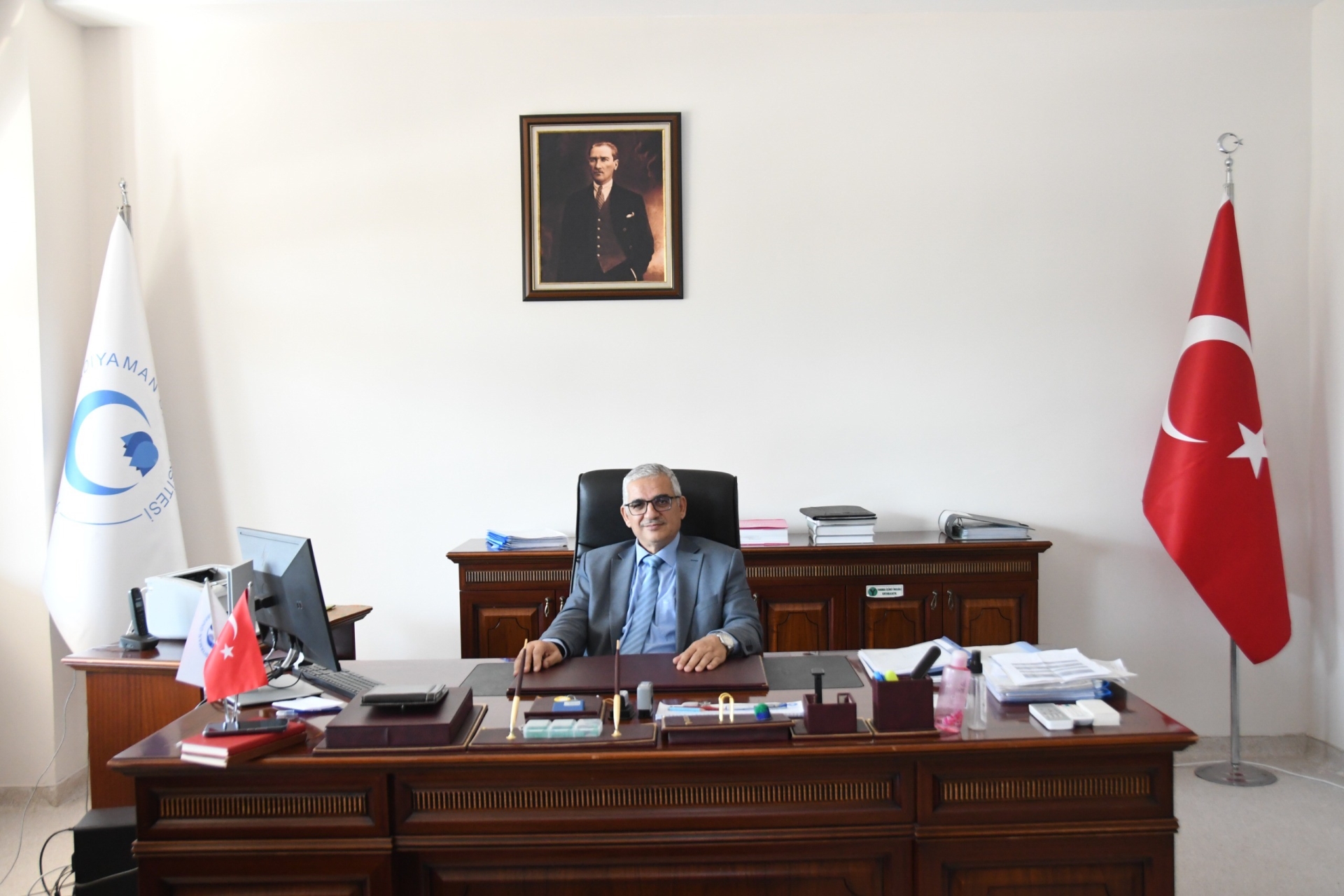 yasin hoca dekan.jpeg